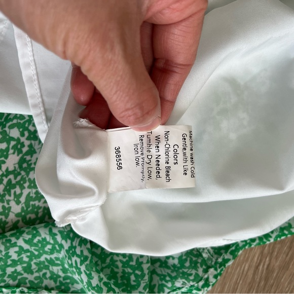 Green & White Floral V-Neck Flutter Sleeve Dress - Picture 7 of 10